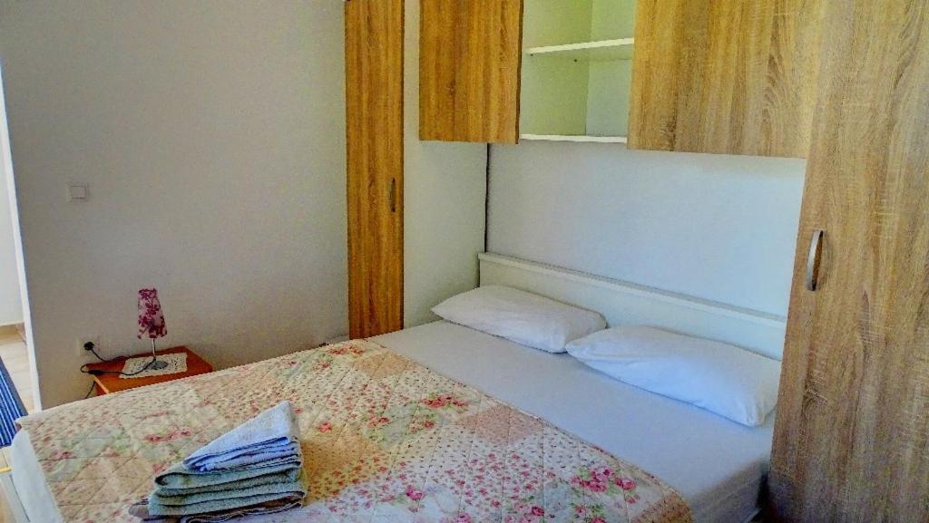 Studio Apartman I Mali Apartman Vir Kültér fotó