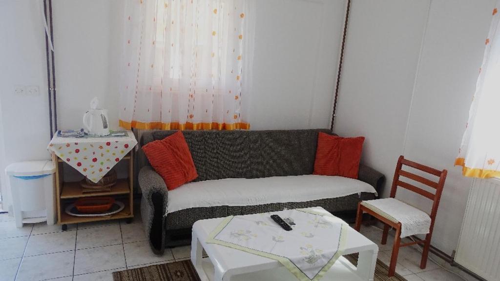 Studio Apartman I Mali Apartman Vir Kültér fotó