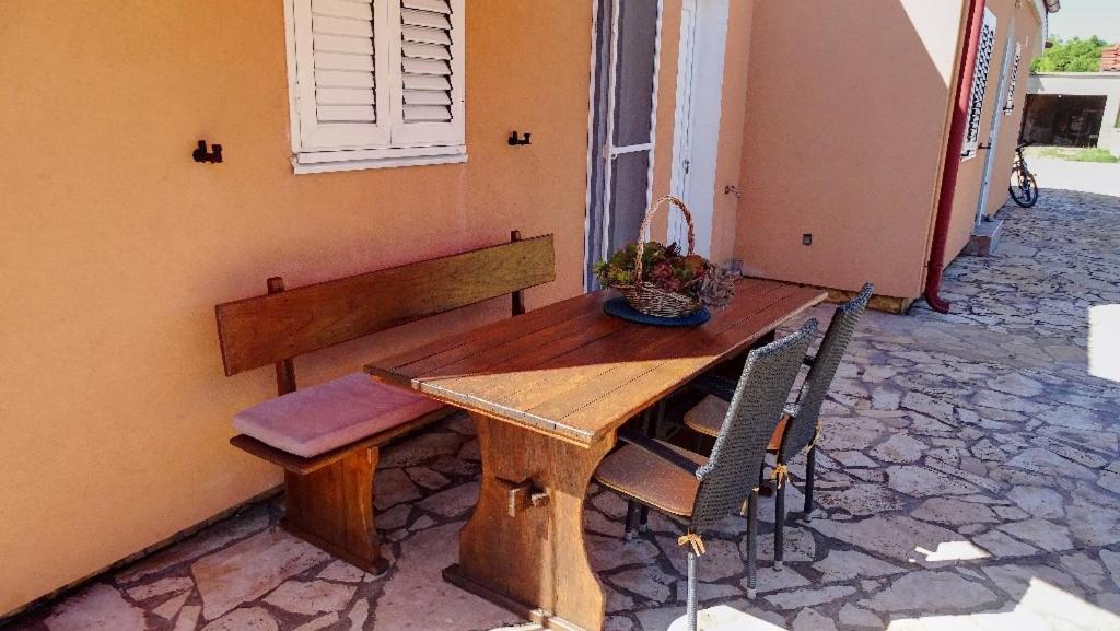 Studio Apartman I Mali Apartman Vir Kültér fotó