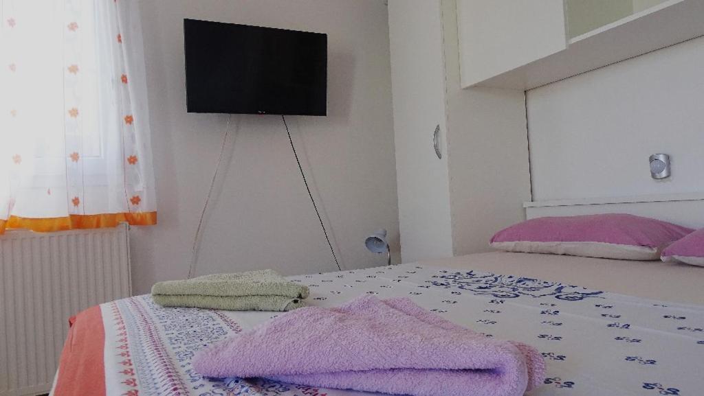 Studio Apartman I Mali Apartman Vir Kültér fotó