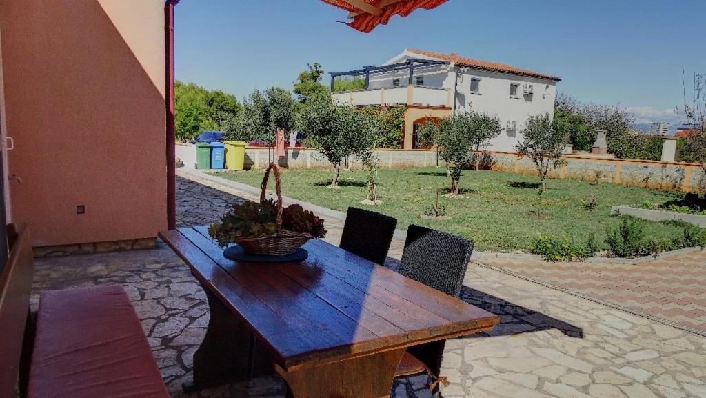 Studio Apartman I Mali Apartman Vir Kültér fotó
