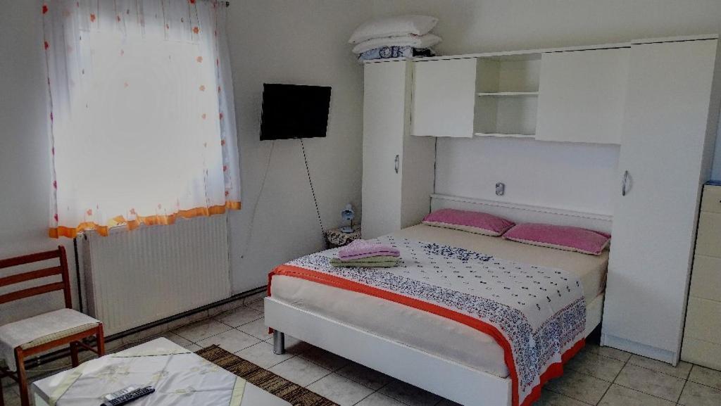 Studio Apartman I Mali Apartman Vir Kültér fotó
