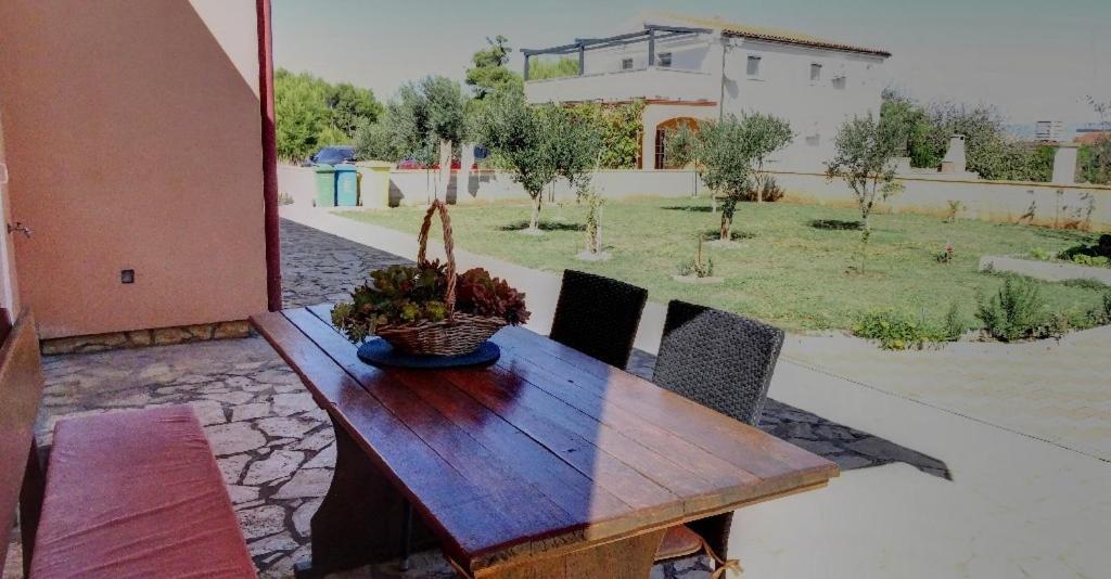 Studio Apartman I Mali Apartman Vir Kültér fotó